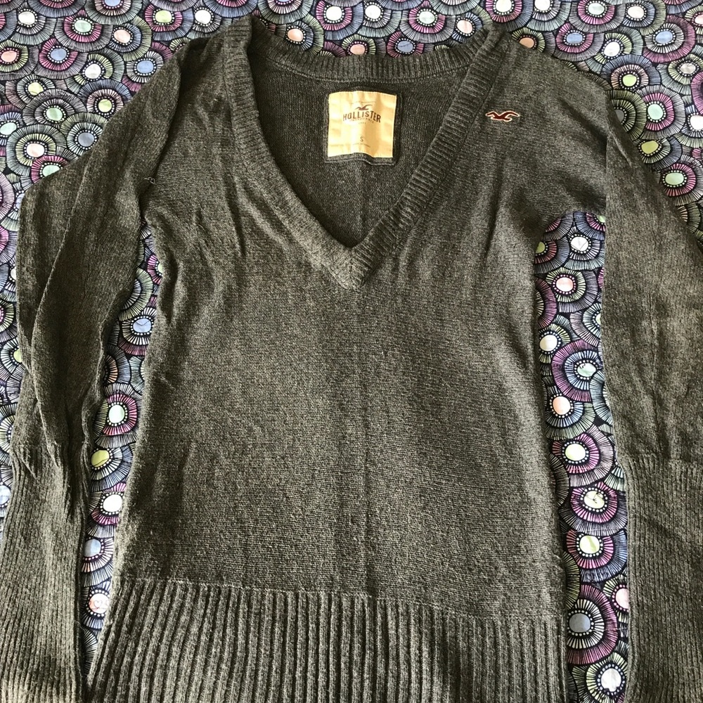 Gray Hollister sweater